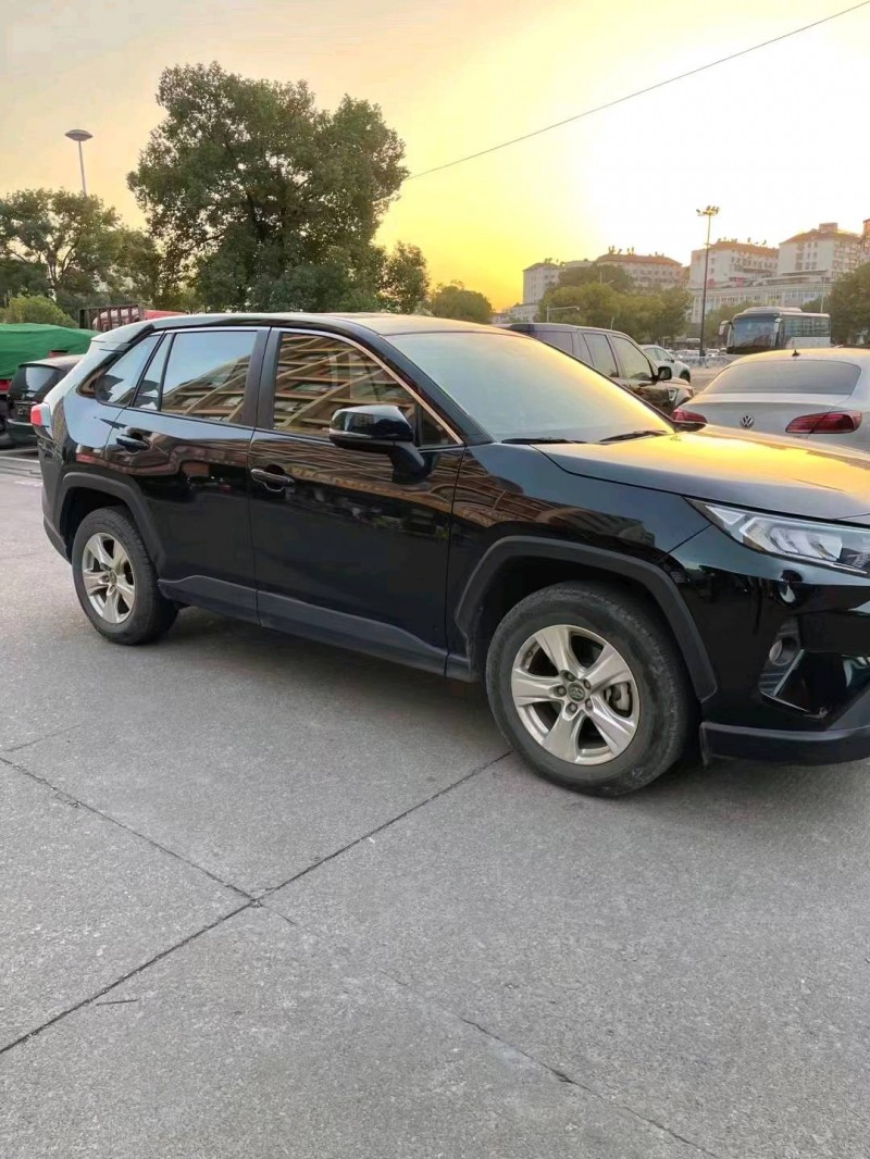 嘉兴22年丰田RAV4荣放7