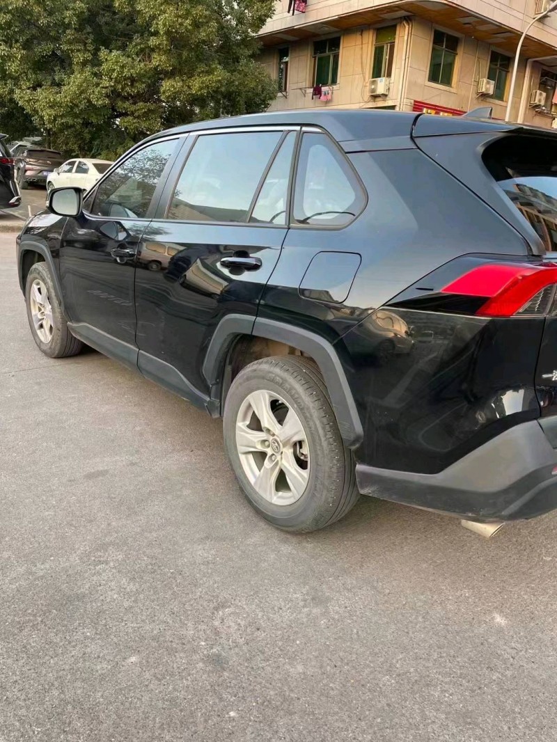 嘉兴22年丰田RAV4荣放9