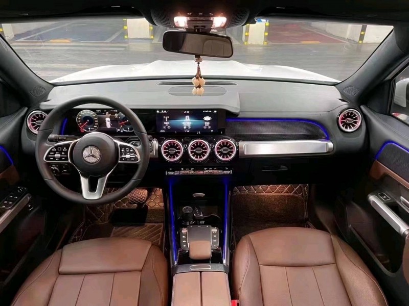 成都22年奔驰GLB9