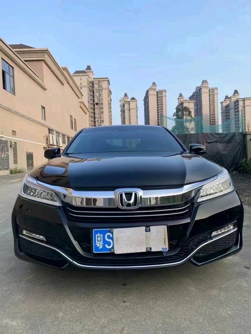 珠海17年本田雅阁1