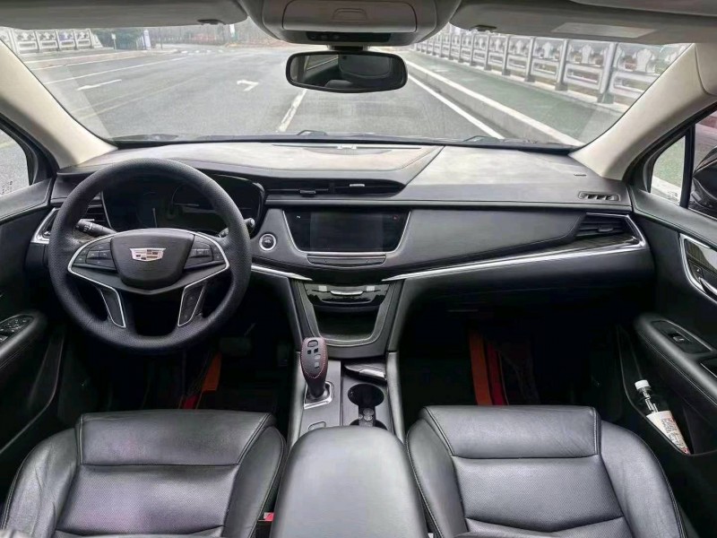 枣庄17年凯迪拉克XT59