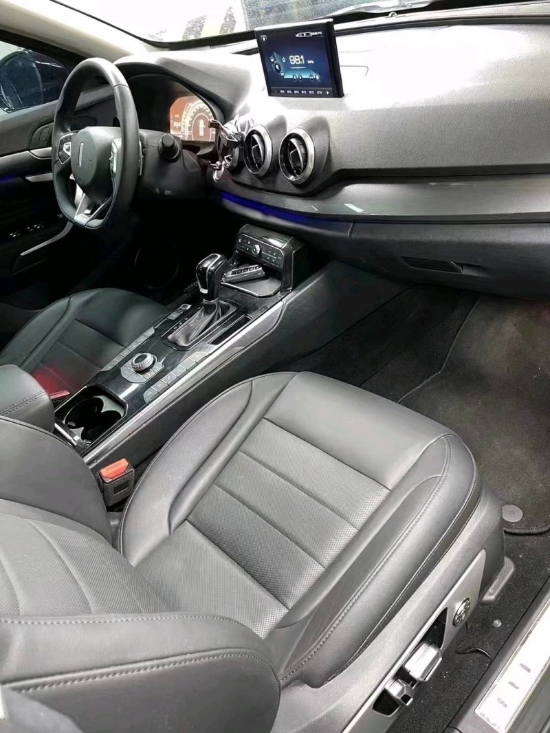 成都17年长城汽车WEY VV78