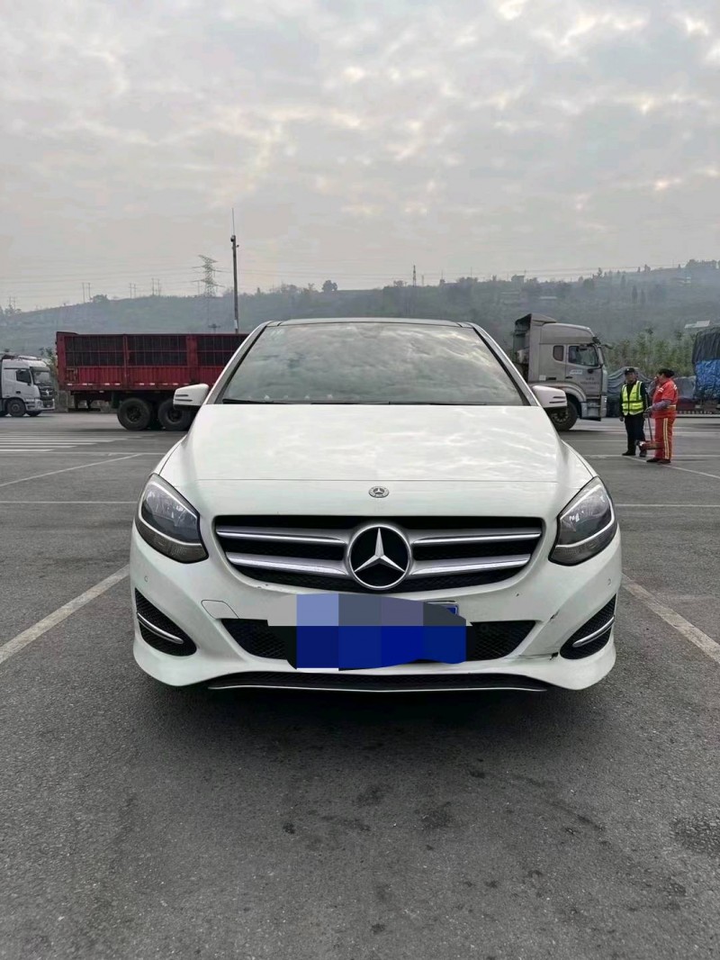 重庆18年奔驰B1