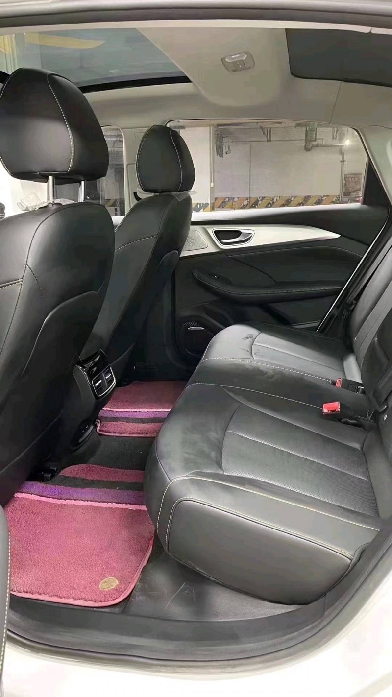 成都23年荣威i67