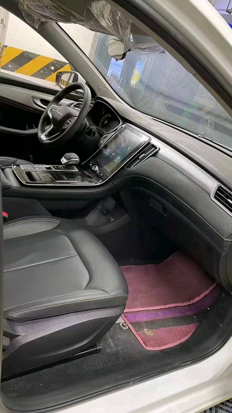 成都23年荣威i68