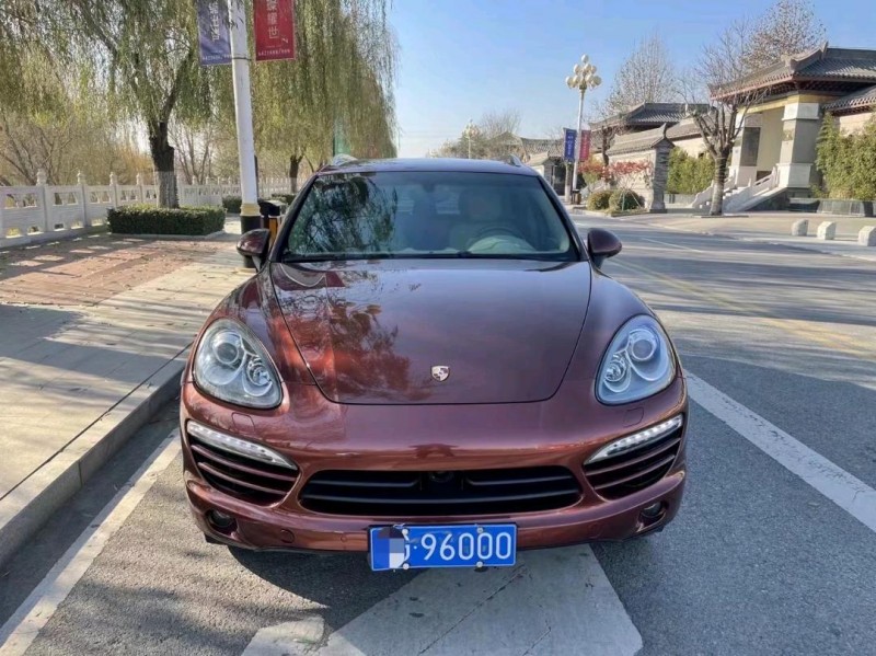 邯郸12年保时捷卡宴1