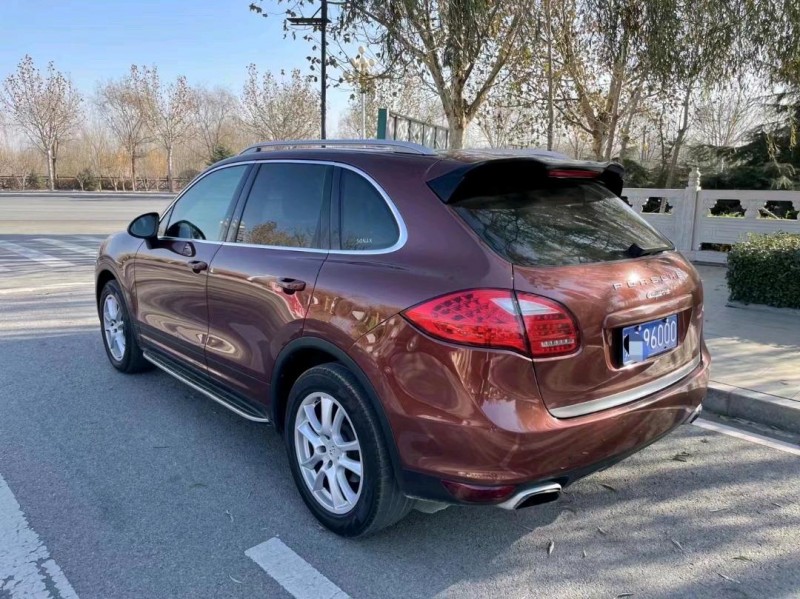 邯郸12年保时捷卡宴4