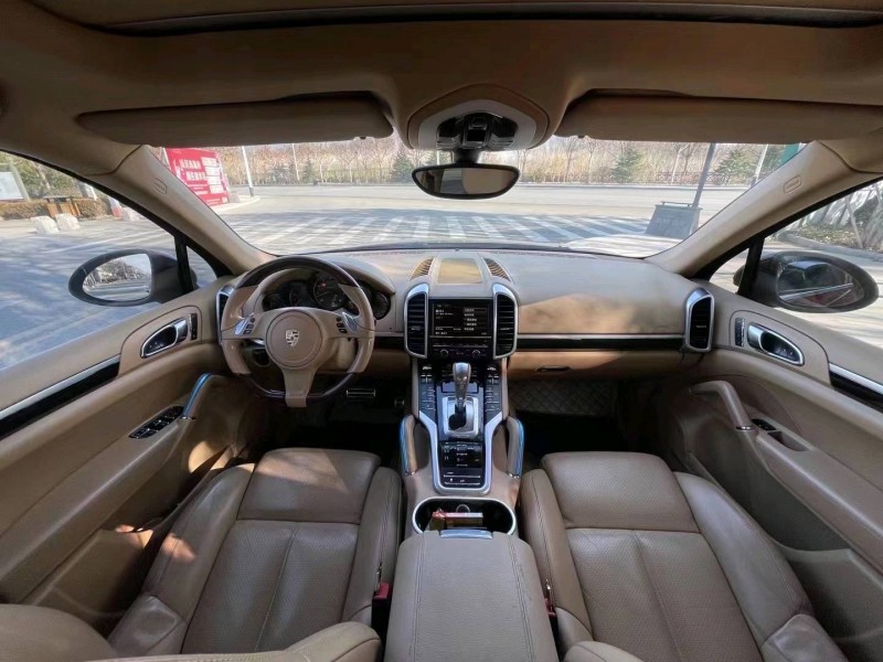 邯郸12年保时捷卡宴5