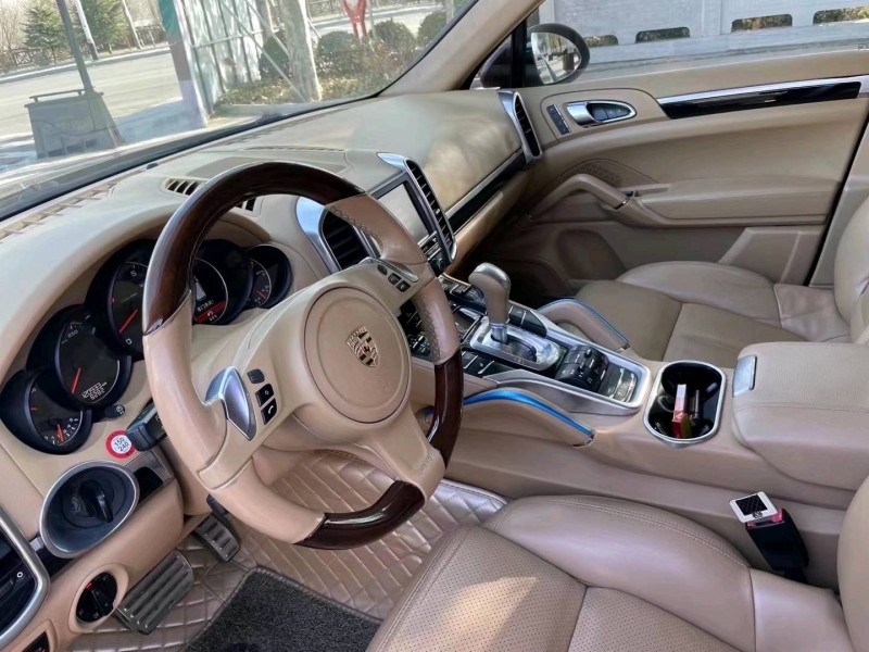 邯郸12年保时捷卡宴8