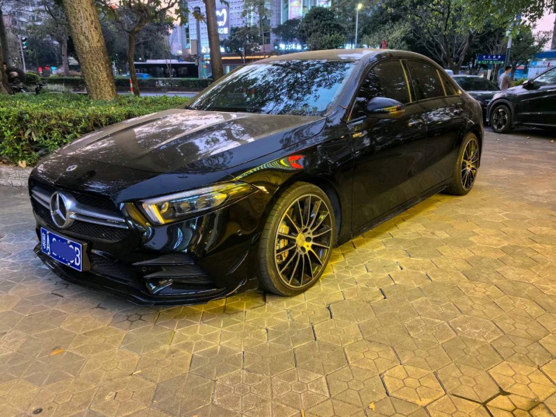广州23年奔驰A2