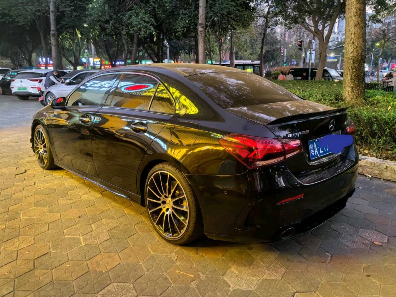 广州23年奔驰A8