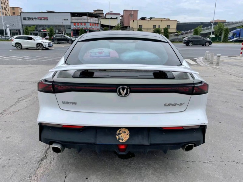 广州22年长安汽车UNI-V9