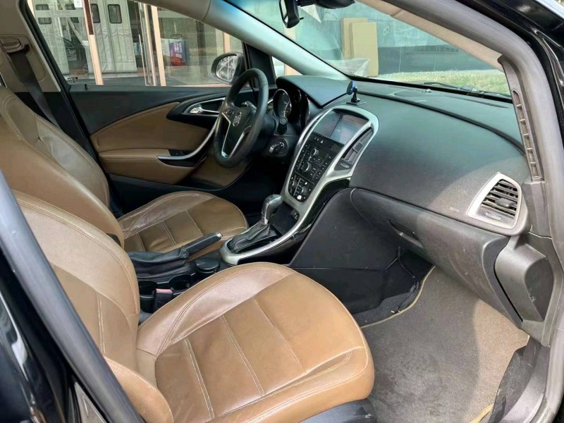 宜昌14年别克英朗8