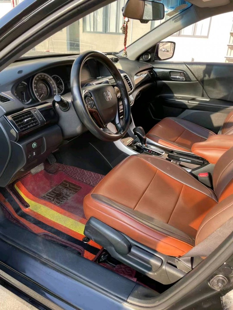 江门18年本田雅阁4