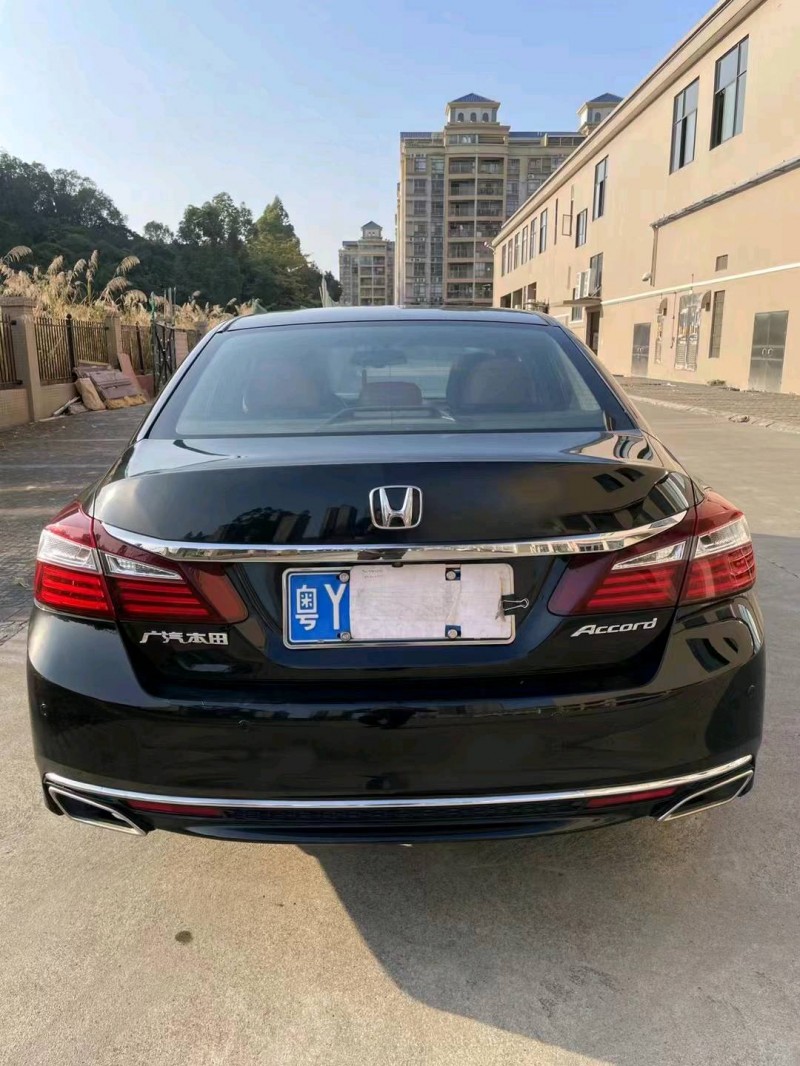 江门18年本田雅阁9