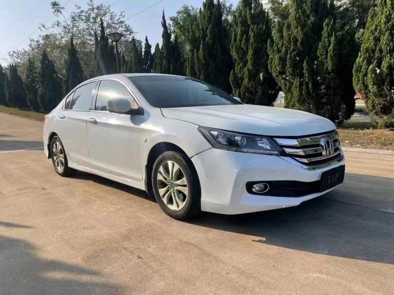 珠海15年本田雅阁2