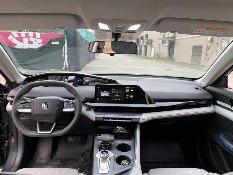 江门23年长安汽车UNI-V5