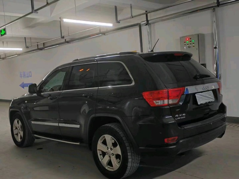 咸陽13年Jeep大切諾基8