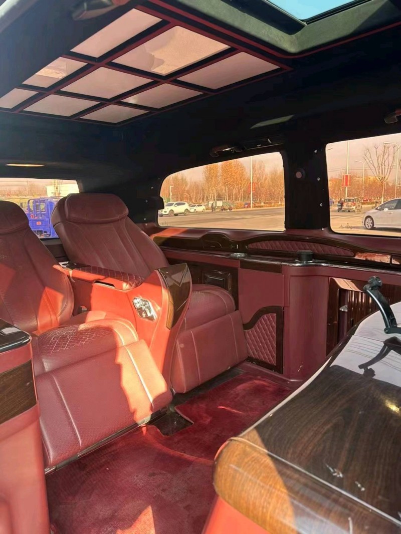 邯郸17年奔驰威霆8