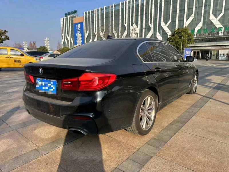 徐州20年宝马5系8
