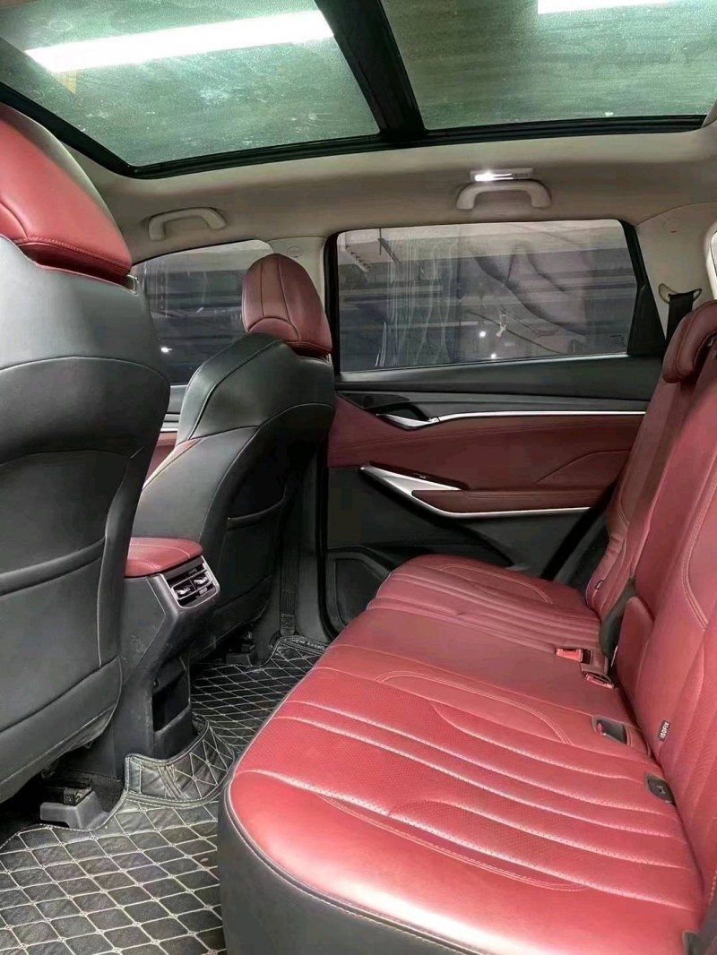 成都21年长安汽车CS757