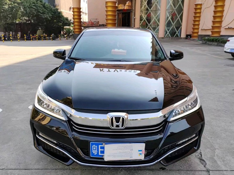 深圳17年本田雅阁1