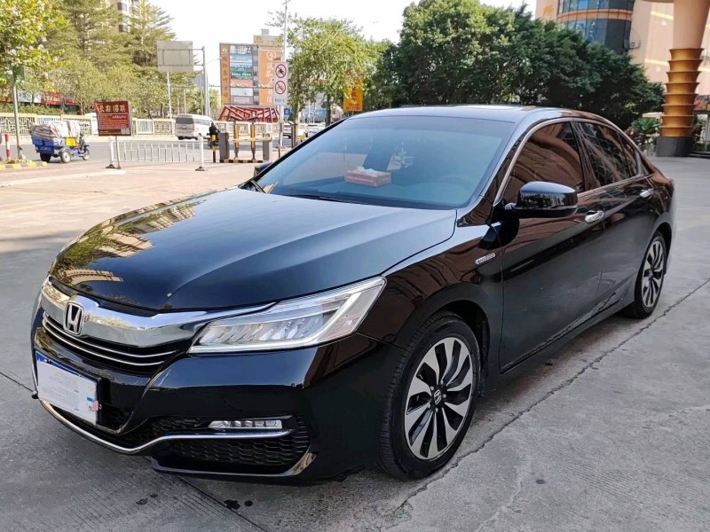 深圳17年本田雅阁4