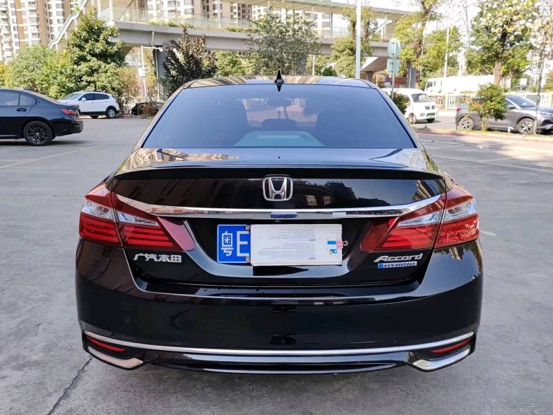 深圳17年本田雅阁6