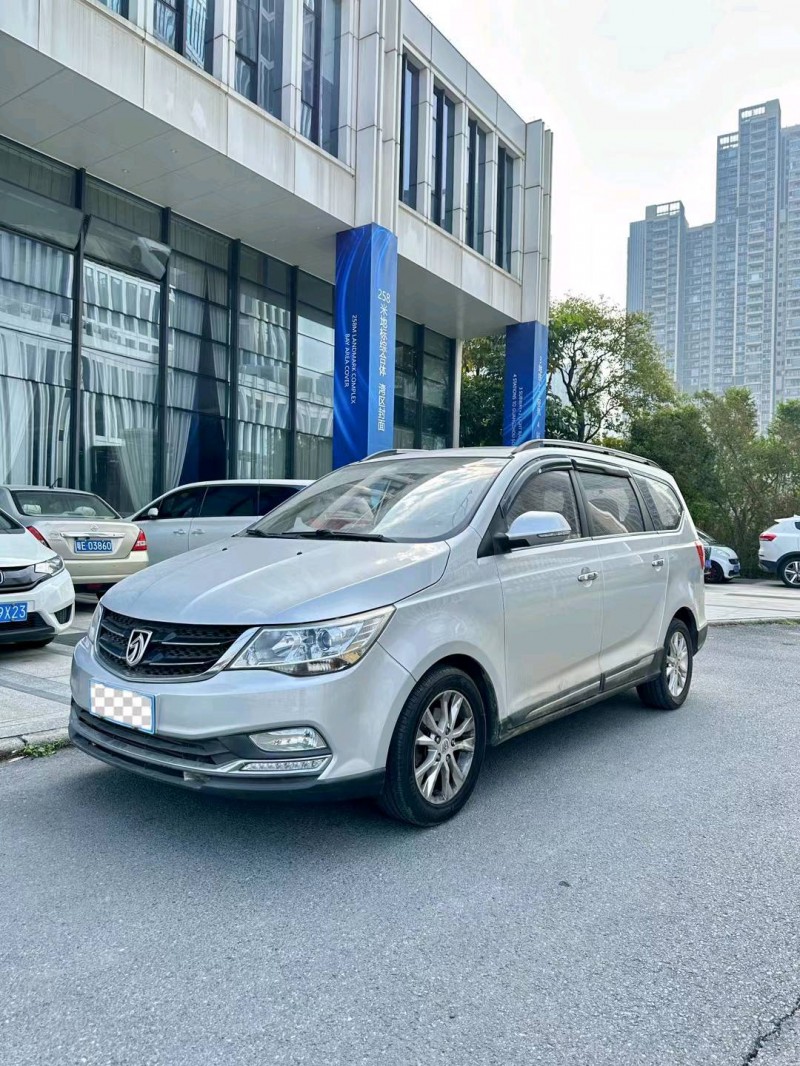 深圳16年寶駿7302