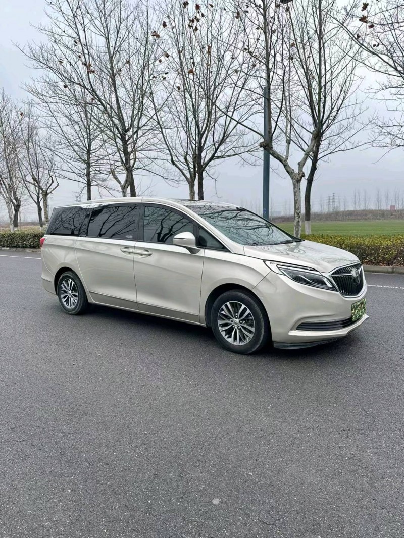 宿迁17年别克GL84