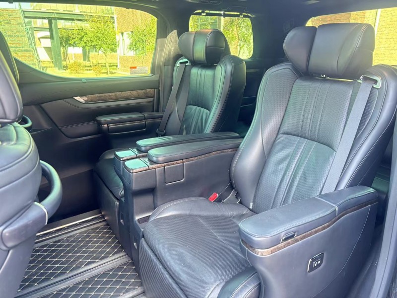 济宁19年丰田威尔法8