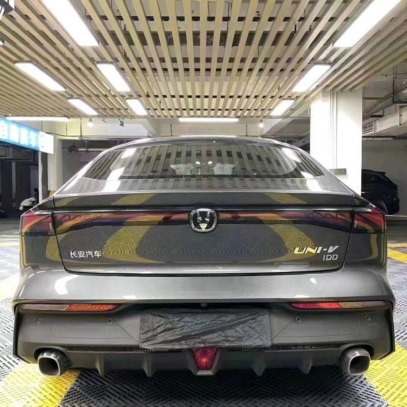 成都23年长安汽车UNI-V4