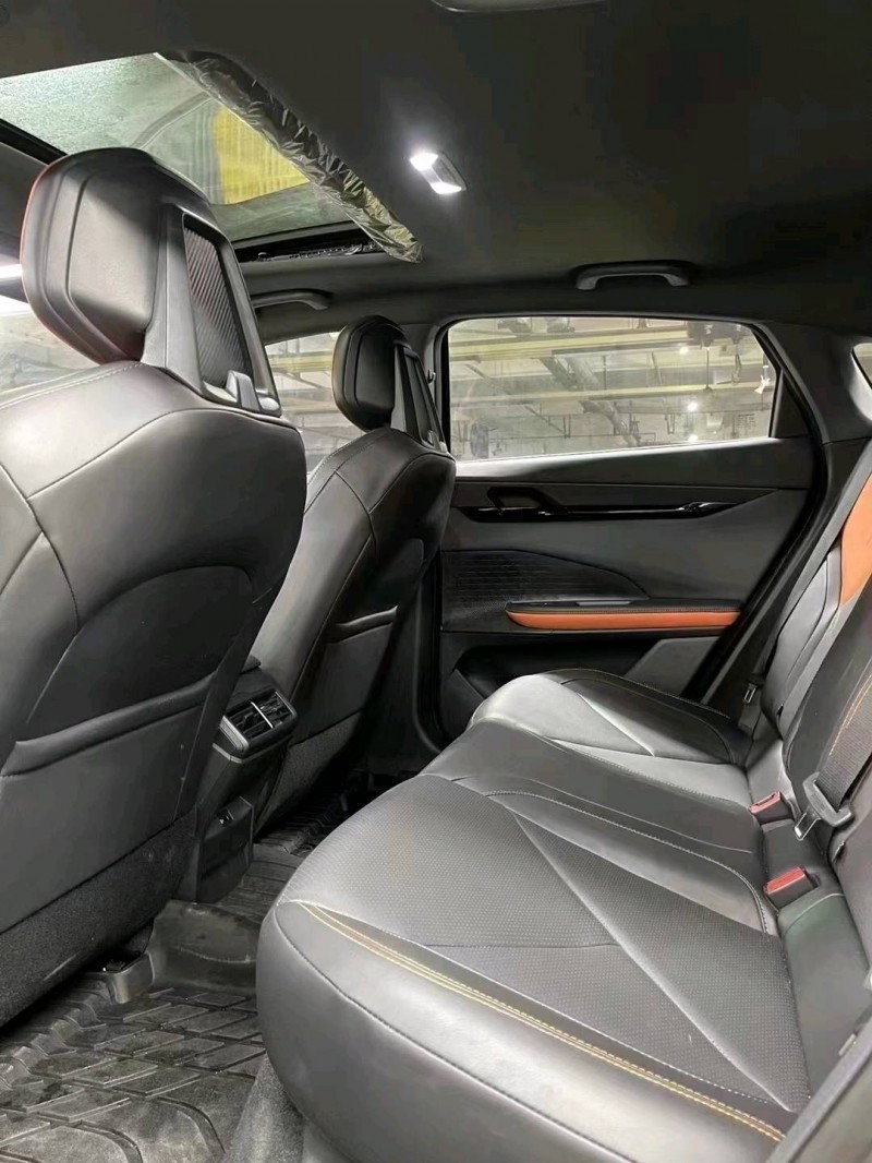 成都23年长安汽车UNI-V7