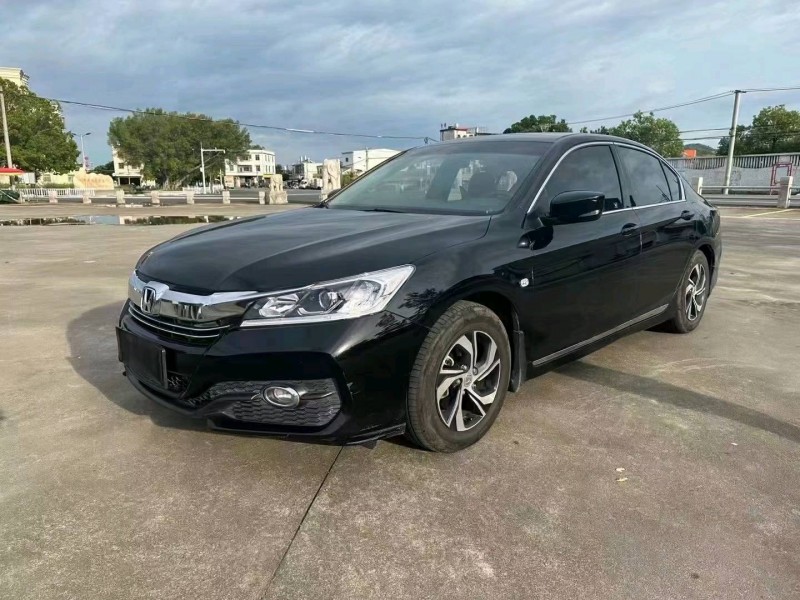 临沂17年本田雅阁2