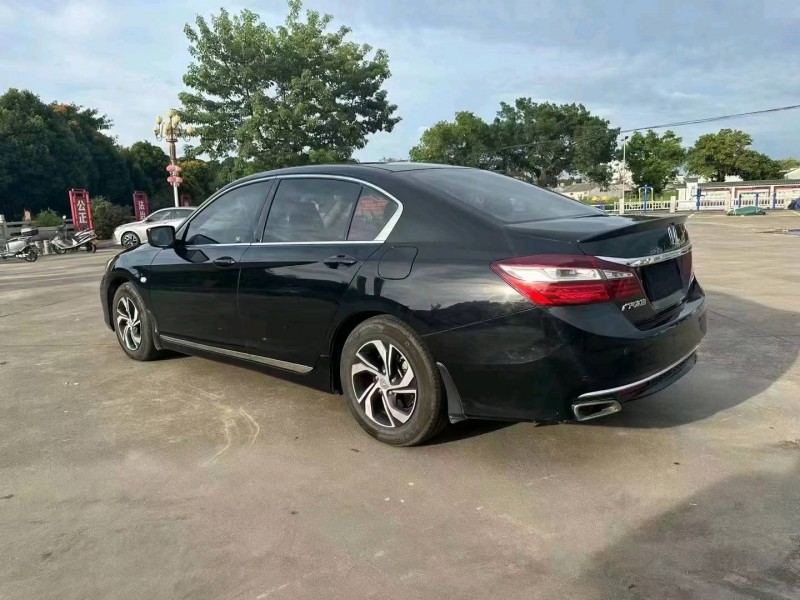 临沂17年本田雅阁5