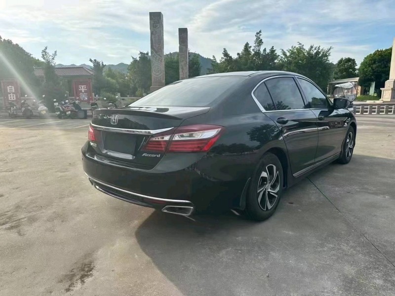 临沂17年本田雅阁6