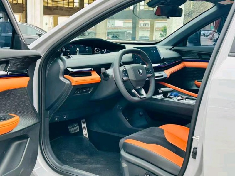 东莞23年长安汽车UNI-V6