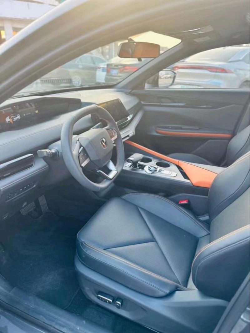 东莞23年长安汽车UNI-V5