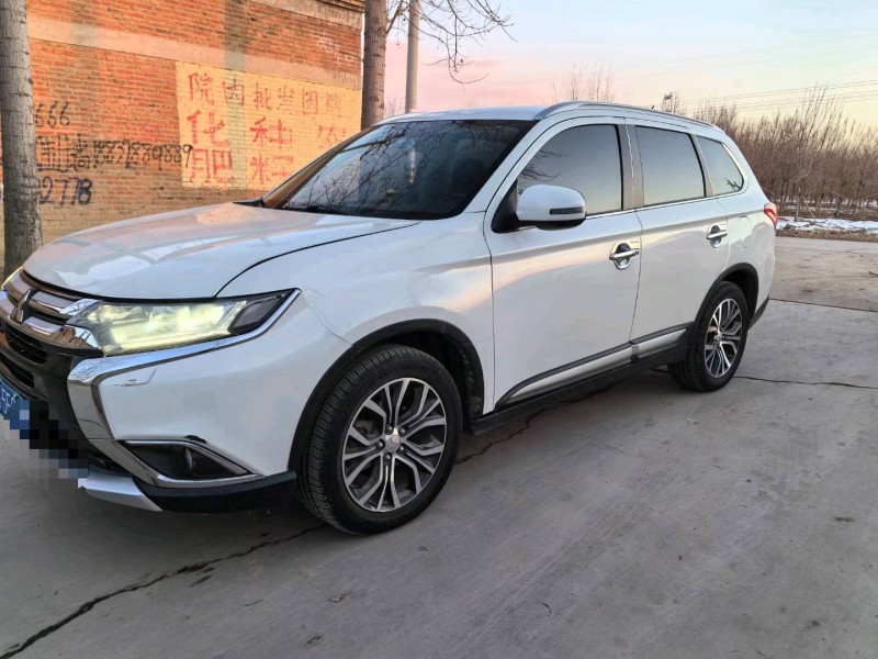 保定16年三菱欧蓝德2