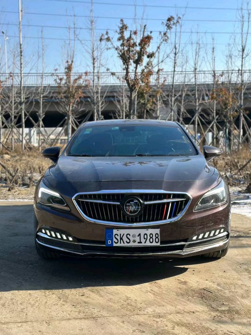 青岛17年别克君越1