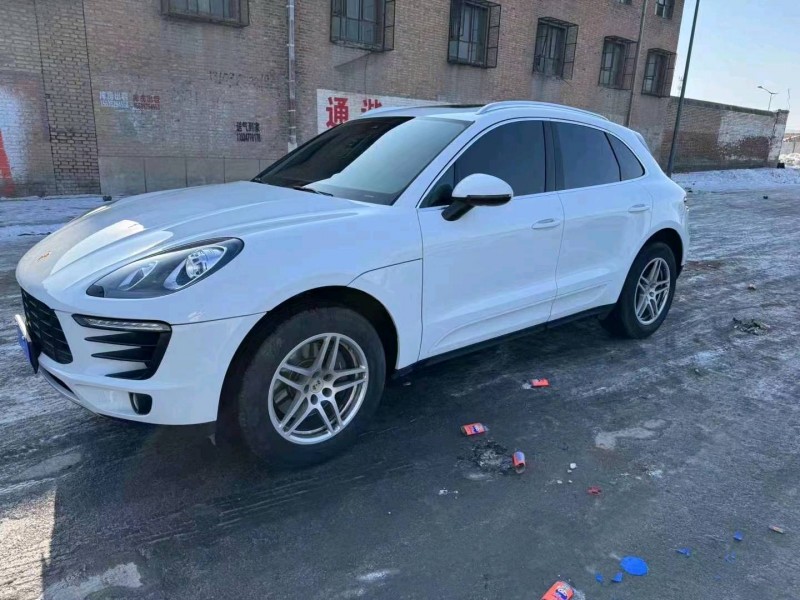 長治18年保時捷Macan2