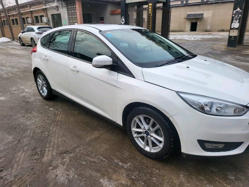 保定17年福特福克斯2