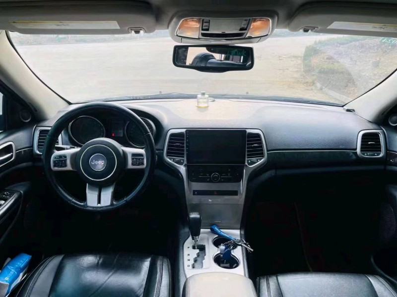 枣庄12年Jeep大切诺基8