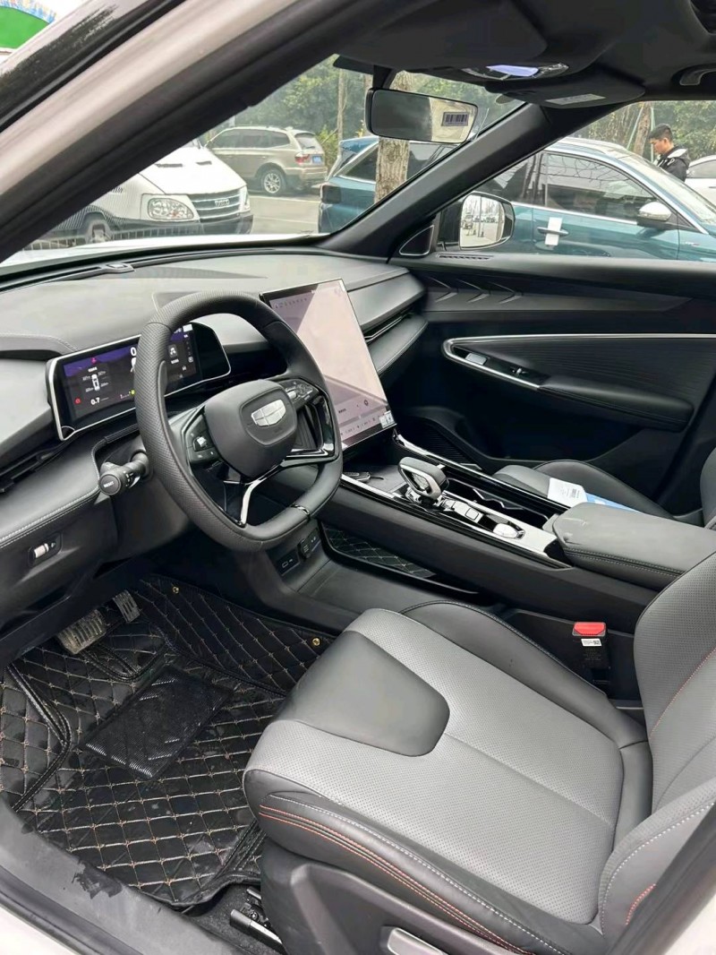 成都23年吉利博越4