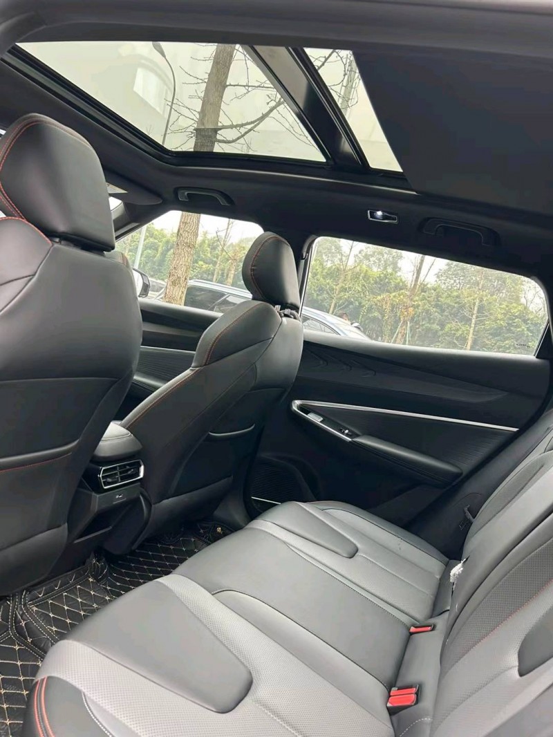 成都23年吉利博越5