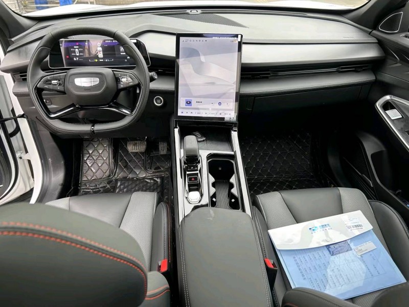 成都23年吉利博越6