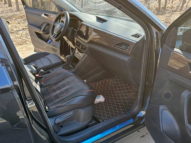 济宁23年大众途岳5