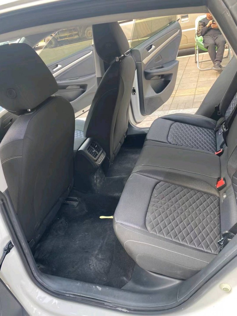 成都22年大众凌渡6