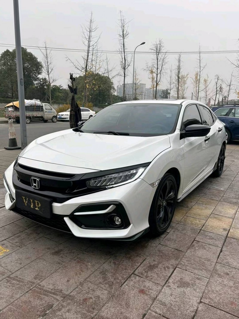 成都22年本田思域2