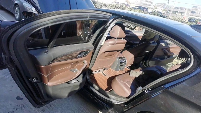 济宁18年宝马5系3